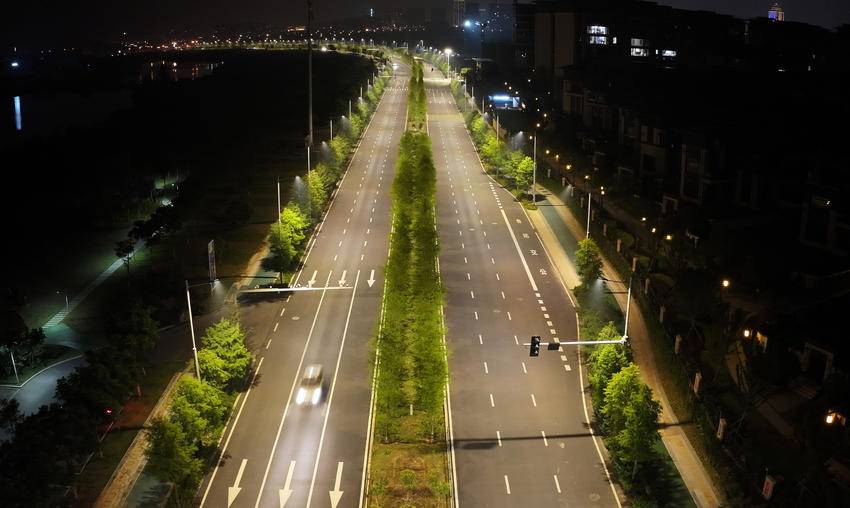 荆楚大道路灯3